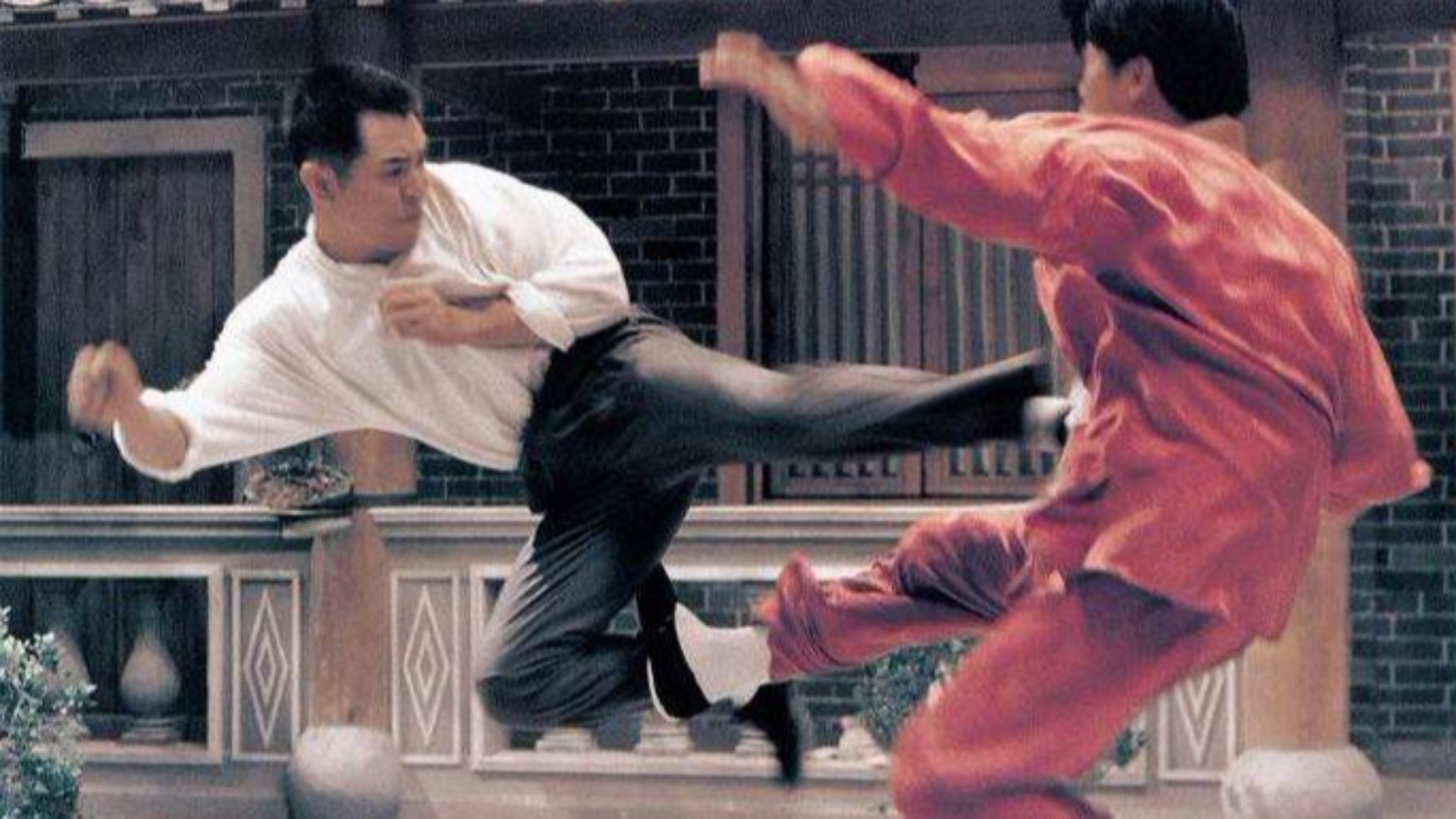 李连杰教科书级的动作片,25年过去了,依旧经典无人超越!